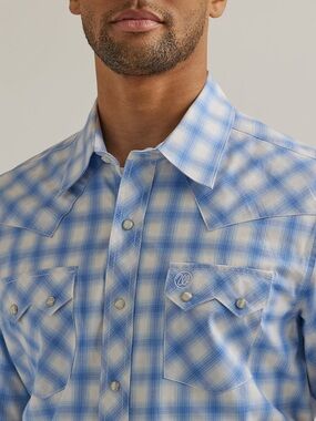 Wrangler Light Blue & White Plaid Short-Sleeve Western Shirt-Size XL